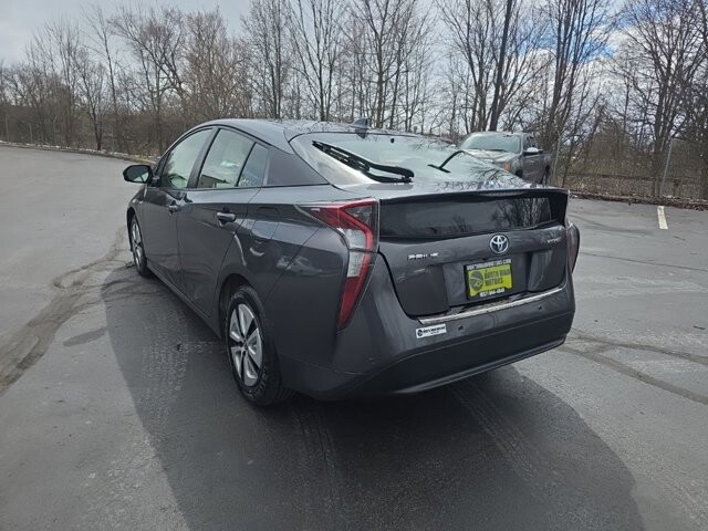 2017 Toyota Prius in Marysville, OH 43040 - 18127821 5