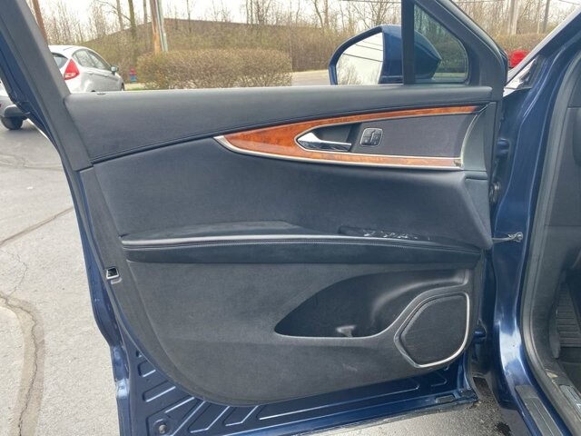 2017 Lincoln MKX in Marysville, OH 43040 - 18127824 17