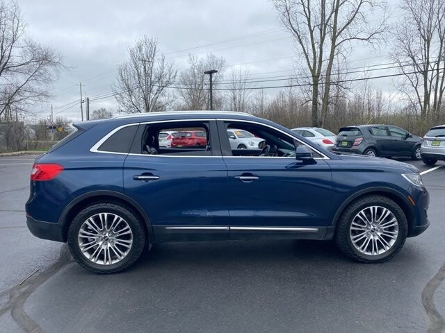 2017 Lincoln MKX in Marysville, OH 43040 - 18127824 11