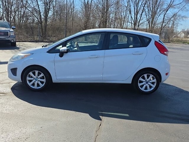 2013 Ford Fiesta in Marysville, OH 43040 - 18127825 4