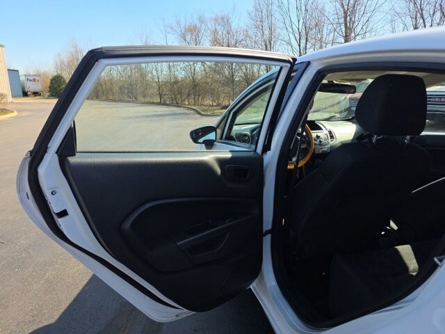 2013 Ford Fiesta in Marysville, OH 43040 - 18127825 29