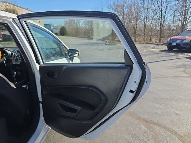 2013 Ford Fiesta in Marysville, OH 43040 - 18127825 34