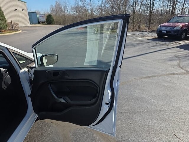 2013 Ford Fiesta in Marysville, OH 43040 - 18127825 37