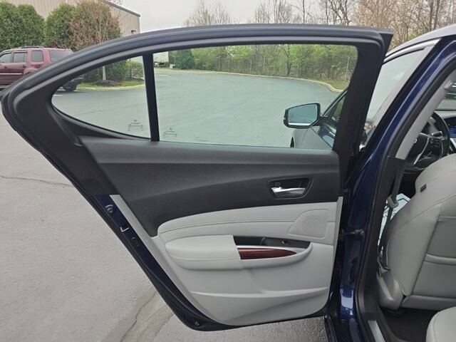 2017 Acura TLX in Marysville, OH 43040 - 18127829 32