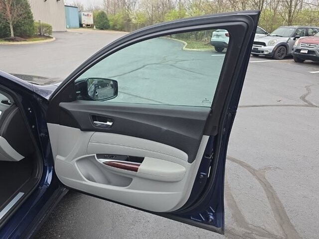2017 Acura TLX in Marysville, OH 43040 - 18127829 40