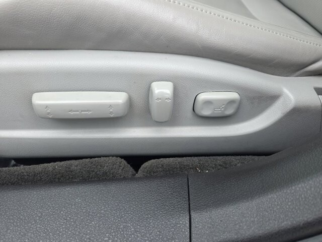 2017 Acura TLX in Marysville, OH 43040 - 18127829 16