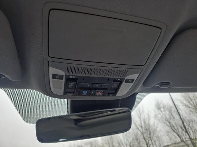 2017 Acura TLX in Marysville, OH 43040 - 18127829 23