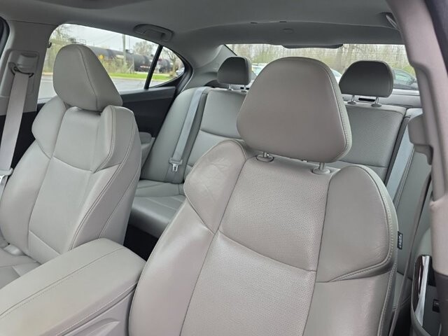 2017 Acura TLX in Marysville, OH 43040 - 18127829 15