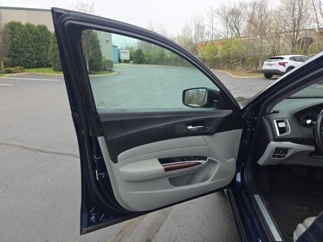 2017 Acura TLX in Marysville, OH 43040 - 18127829 12