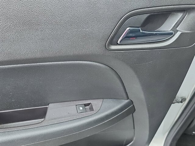 2017 Chevrolet Equinox in Marysville, OH 43040 - 18127834 29