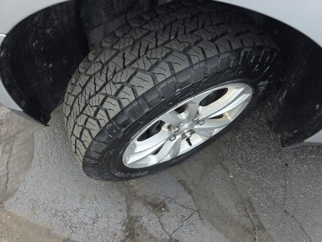 2017 Chevrolet Equinox in Marysville, OH 43040 - 18127834 10