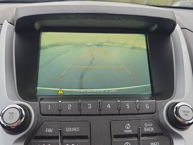 2017 Chevrolet Equinox in Marysville, OH 43040 - 18127834 23