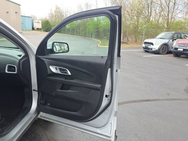 2017 Chevrolet Equinox in Marysville, OH 43040 - 18127834 36