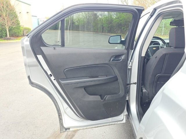 2017 Chevrolet Equinox in Marysville, OH 43040 - 18127834 28