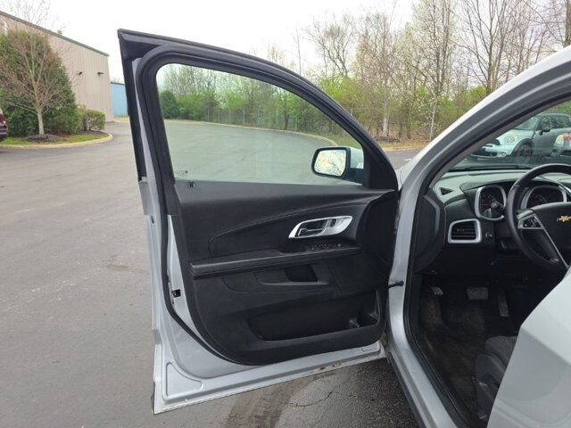 2017 Chevrolet Equinox in Marysville, OH 43040 - 18127834 11