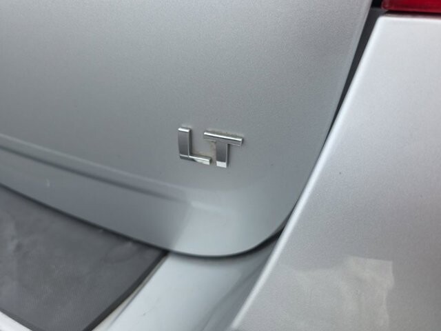 2017 Chevrolet Equinox in Marysville, OH 43040 - 18127834 8