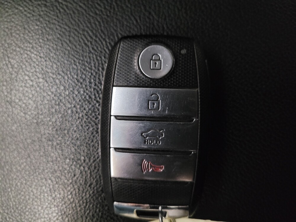 2019 Kia Optima in Downey, CA 90241 - 18127851 32