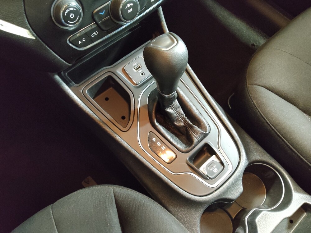 2019 Jeep Cherokee in Live Oak, TX 78233 - 18127943 26