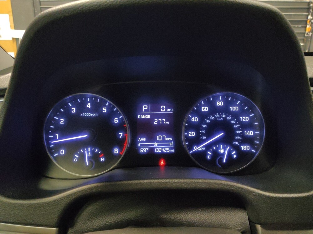 2017 Hyundai Elantra in Phoenix, AZ 85022 - 18127973 23