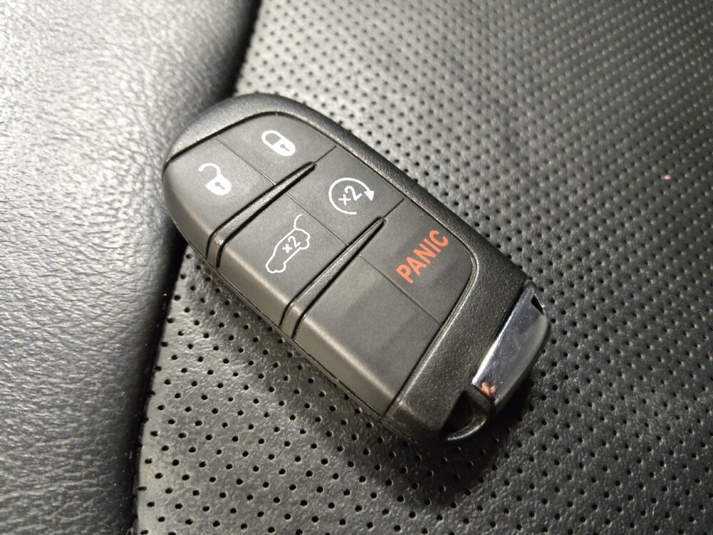 2018 Jeep Compass in Phoenix, AZ 85015 - 18127975 32