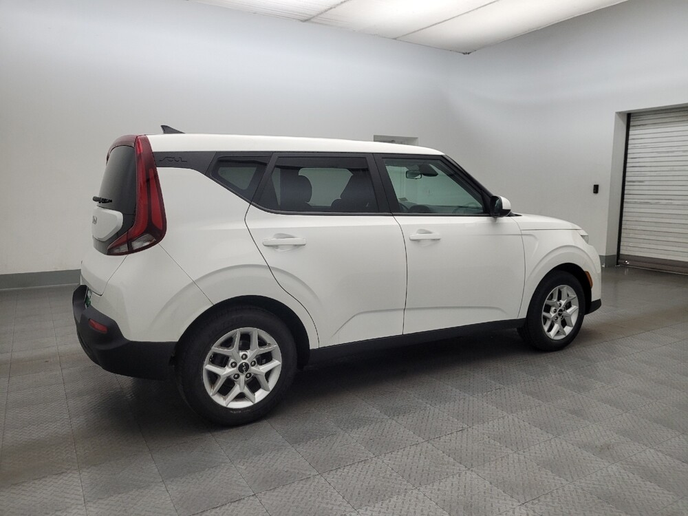 2022 Kia Soul in Glendale, AZ 85301 - 18127976 10