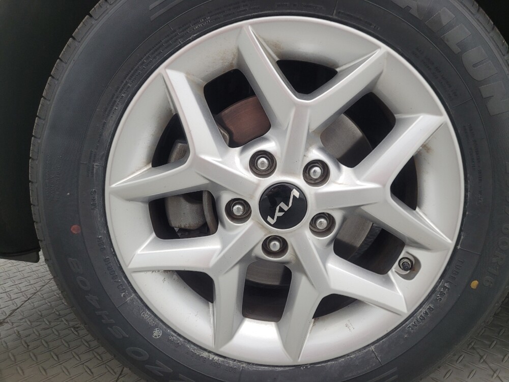 2022 Kia Soul in Glendale, AZ 85301 - 18127976 31