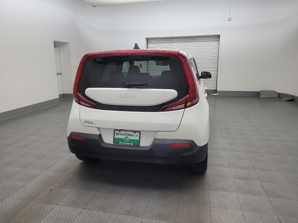 2022 Kia Soul in Glendale, AZ 85301 - 18127976 7