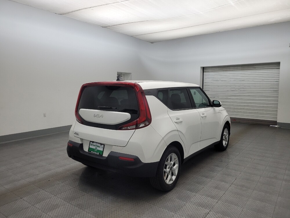 2022 Kia Soul in Glendale, AZ 85301 - 18127976 9