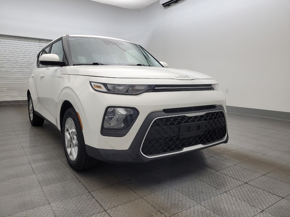 2022 Kia Soul in Glendale, AZ 85301 - 18127976 13