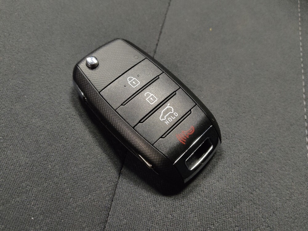 2016 Kia Sorento in Phoenix, AZ 85015 - 18127978 32