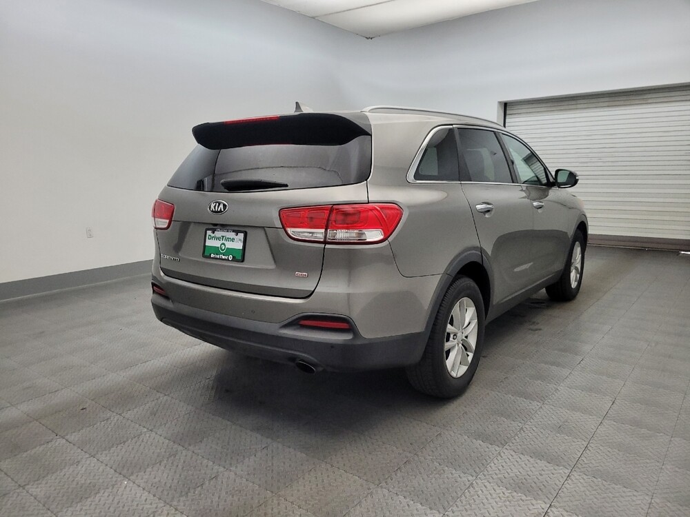 2016 Kia Sorento in Phoenix, AZ 85015 - 18127978 9