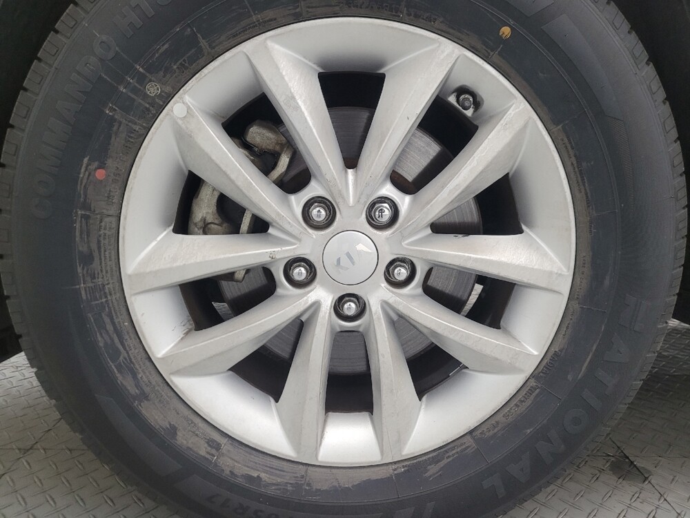 2016 Kia Sorento in Phoenix, AZ 85015 - 18127978 31