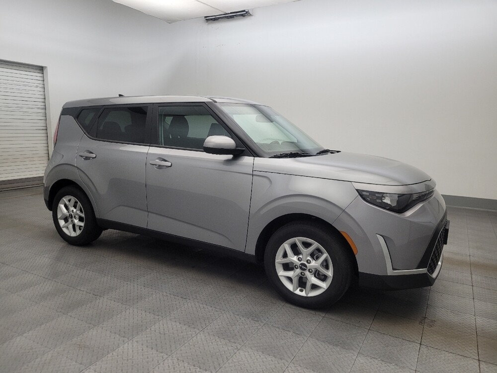 2025 Kia Soul in Chandler, AZ 85225 - 18127987 11