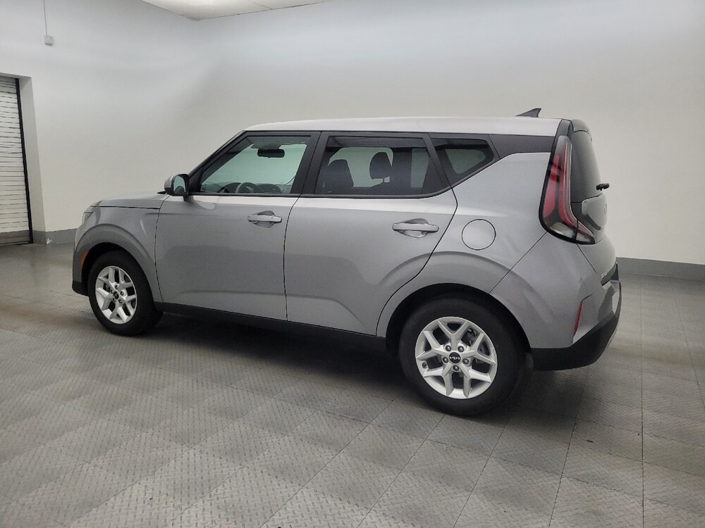2025 Kia Soul in Chandler, AZ 85225 - 18127987 3