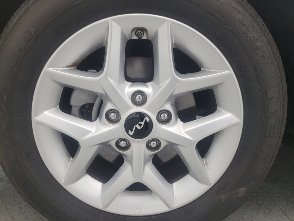 2025 Kia Soul in Chandler, AZ 85225 - 18127987 31