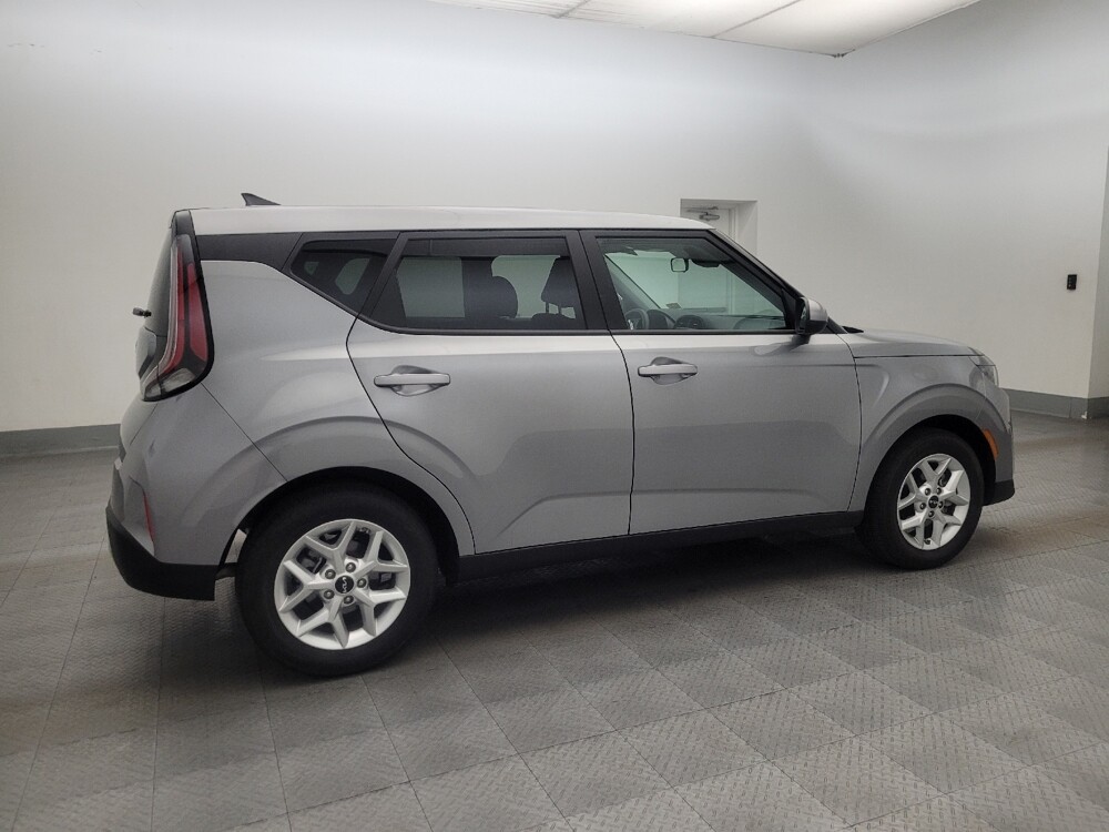 2025 Kia Soul in Chandler, AZ 85225 - 18127987 10