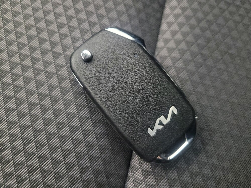 2025 Kia Soul in Chandler, AZ 85225 - 18127987 32