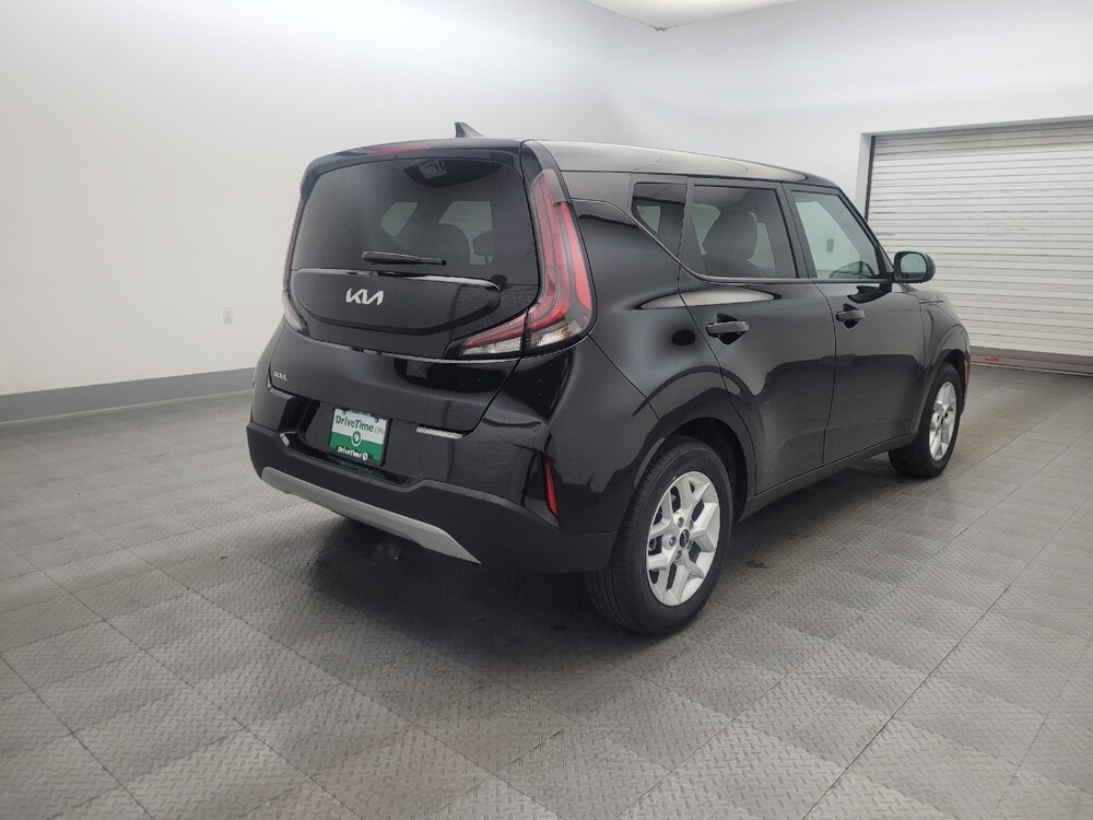 2025 Kia Soul in Glendale, AZ 85301 - 18127989 9