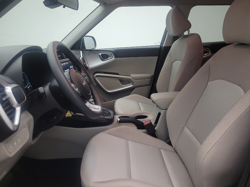 2025 Kia Soul in Glendale, AZ 85301 - 18127989 17