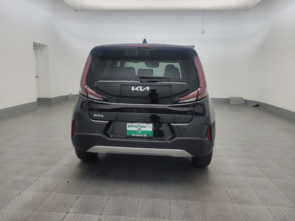 2025 Kia Soul in Glendale, AZ 85301 - 18127989 7
