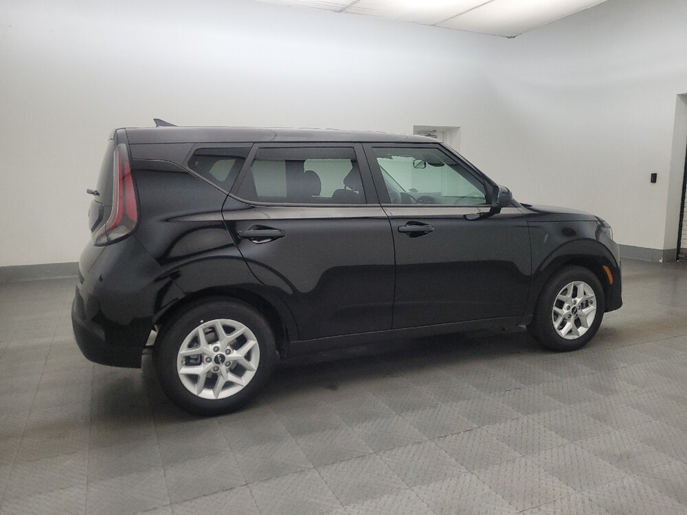 2025 Kia Soul in Glendale, AZ 85301 - 18127989 10