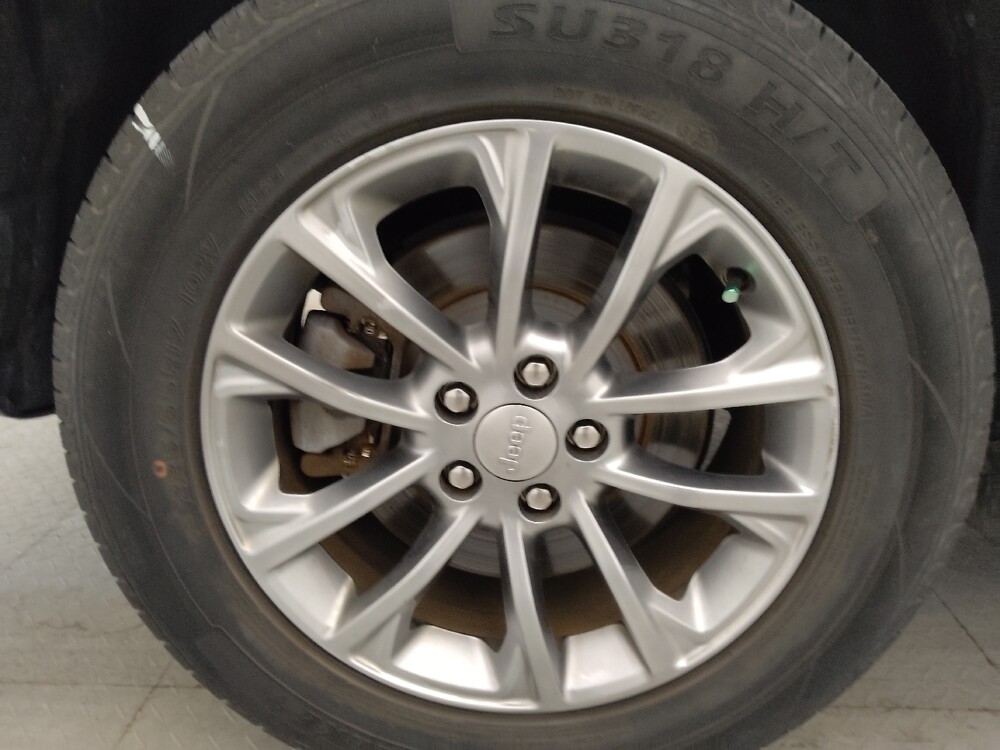 2019 Jeep Cherokee in Clearwater, FL 33764 - 18128001 31