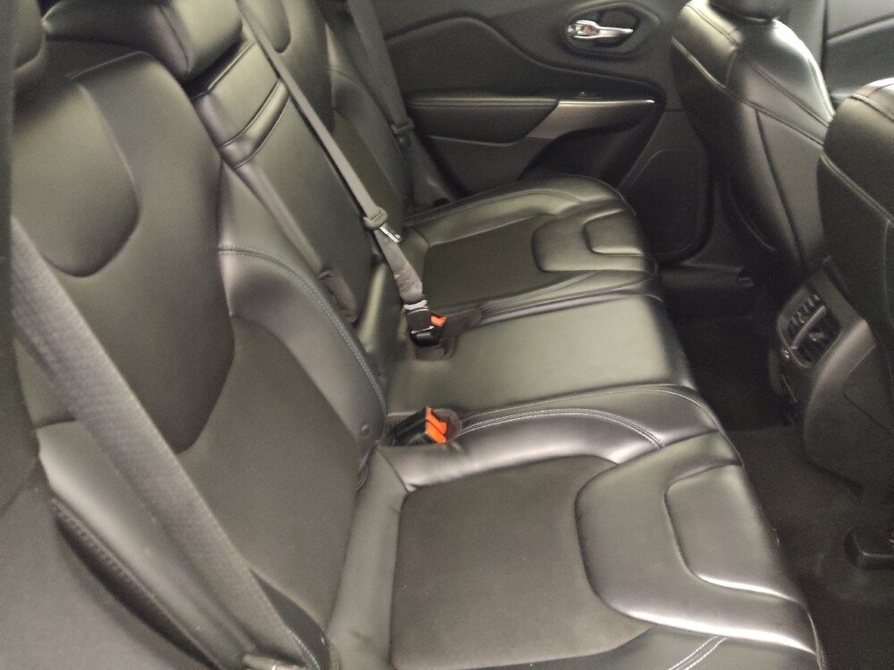 2019 Jeep Cherokee in Clearwater, FL 33764 - 18128001 19