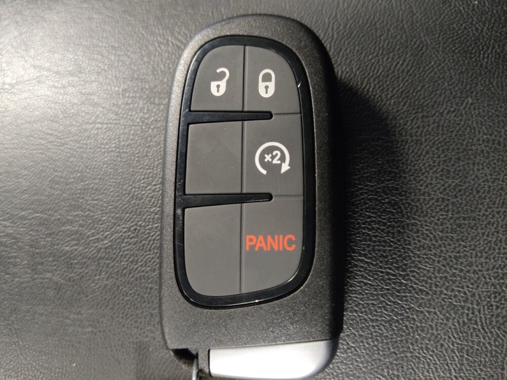 2019 Jeep Cherokee in Clearwater, FL 33764 - 18128001 32