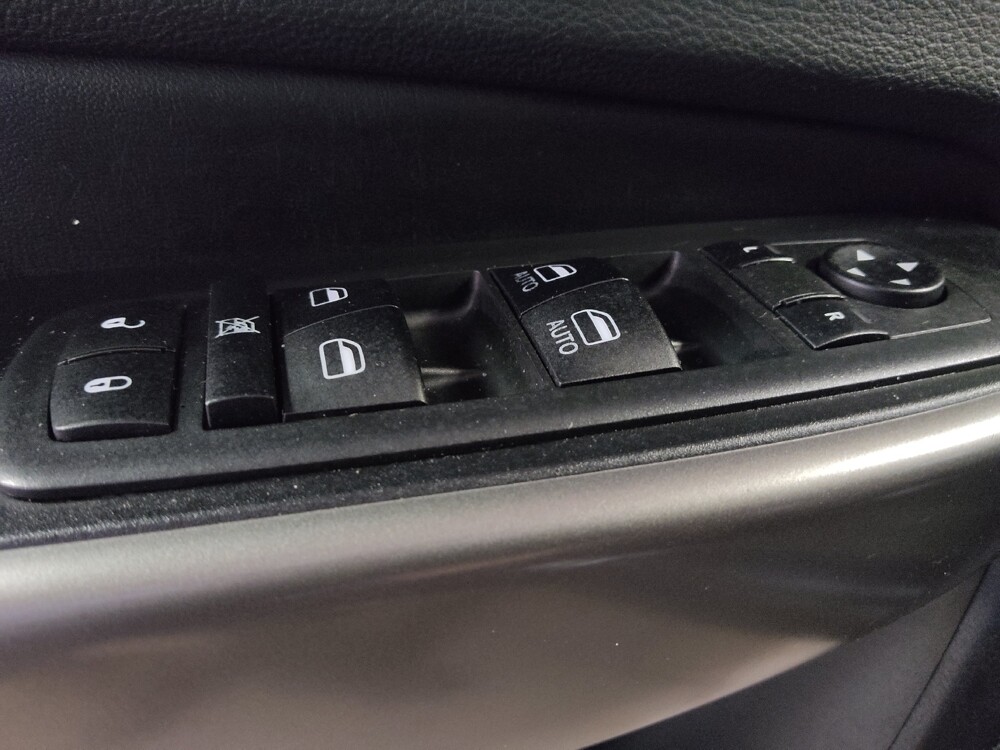 2019 Jeep Cherokee in Clearwater, FL 33764 - 18128001 27