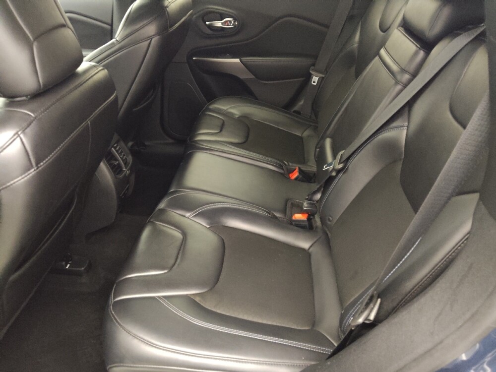 2019 Jeep Cherokee in Clearwater, FL 33764 - 18128001 18