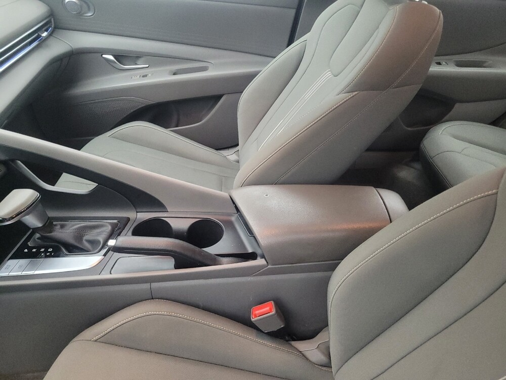 2024 Hyundai Elantra in Tallahassee, FL 32304 - 18128005 17