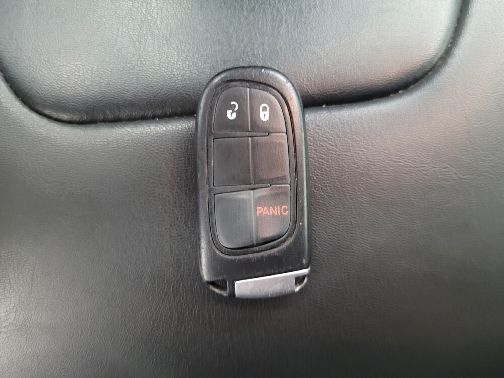 2019 Jeep Cherokee in Las Vegas, NV 89104 - 18128011 32