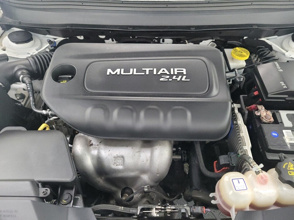 2019 Jeep Cherokee in Las Vegas, NV 89104 - 18128011 30