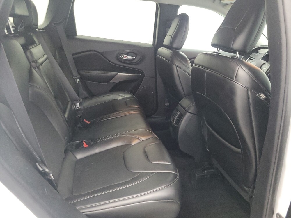 2019 Jeep Cherokee in Las Vegas, NV 89104 - 18128011 19